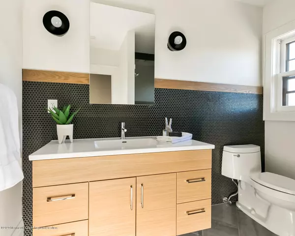 Rumson, NJ 07760,23 Lincoln Avenue #MAIN HOUSE