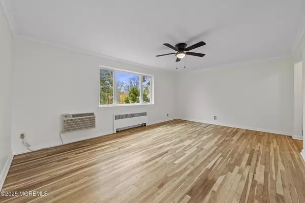 Red Bank, NJ 07701,283 Spring Street #1C