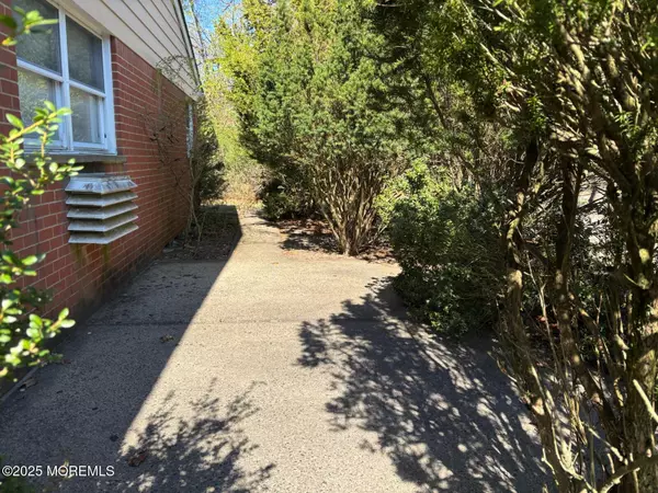 Whiting, NJ 08759,138 Hudson Parkway #B