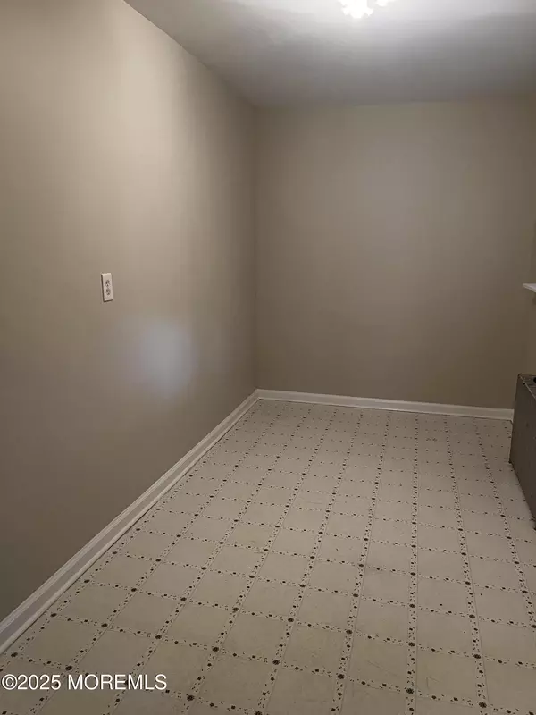 Matawan, NJ 07747,103 Main Street #1