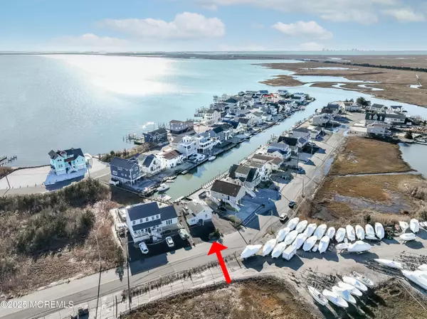 Tuckerton, NJ 08087,25 Carroll Avenue