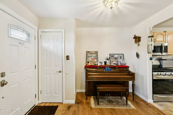 Lakehurst, NJ 08733,501 Rose Street