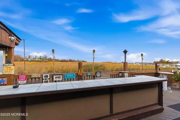 Keyport, NJ 07735,522 Amboy Avenue #B