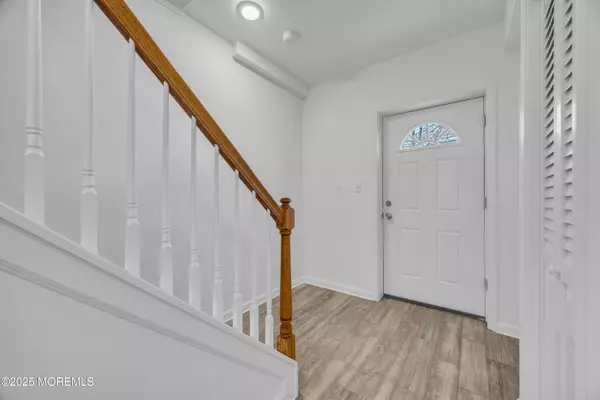 Keansburg, NJ 07734,42 W Shore Street