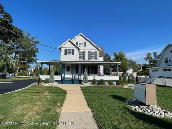 Marlboro, NJ 07746,28 N Main Street #200