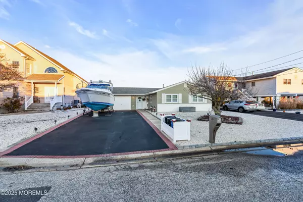 Barnegat, NJ 08005,230 Montclair Road S