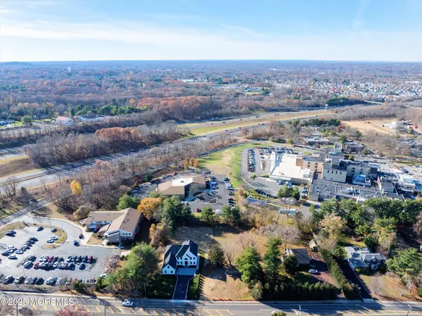 Holmdel, NJ 07733,748 Holmdel Road