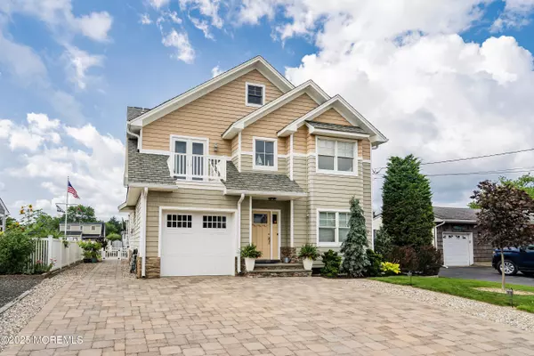 Lanoka Harbor, NJ 08734,905 Bowsprit Point