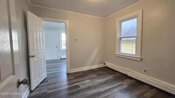 Keansburg, NJ 07734,11 Saint Peters Place #1