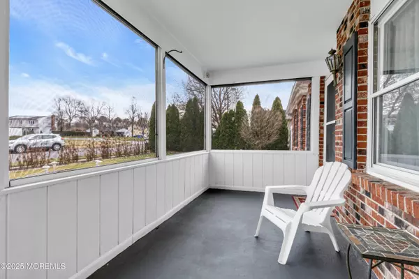 Howell, NJ 07731,4 Evergreen Place