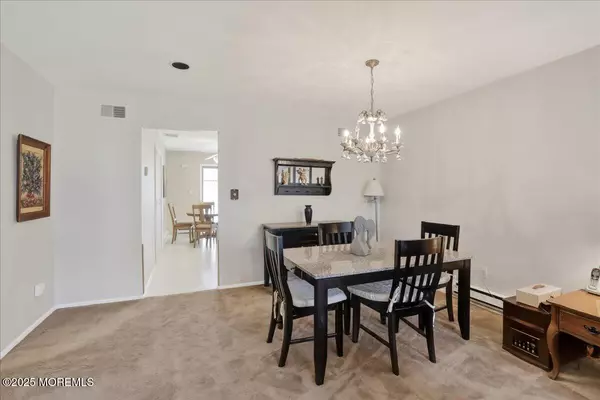 Freehold, NJ 07728,128 Korn Market #C