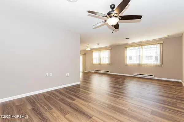 Whiting, NJ 08759,49 Westport Drive #71