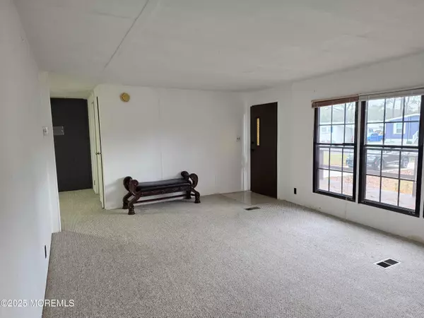 Barnegat, NJ 08005,5 Susan Drive