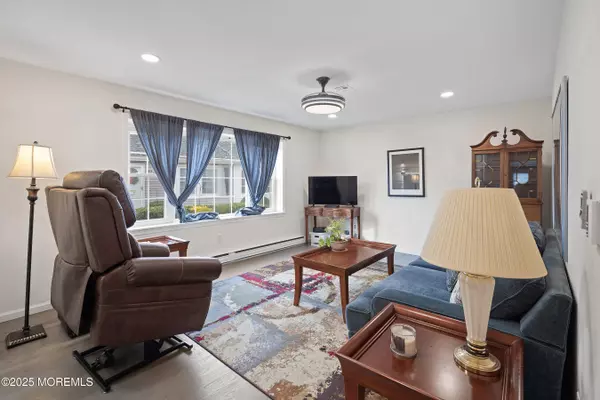 Monroe, NJ 08831,142 Providence Way #142C