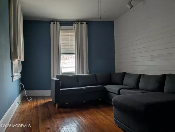 Red Bank, NJ 07701,5 Wharf Avenue #A