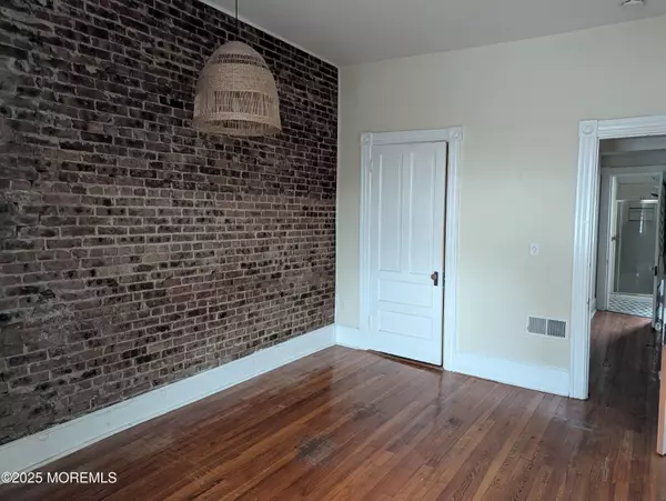 Red Bank, NJ 07701,5 Wharf Avenue #A