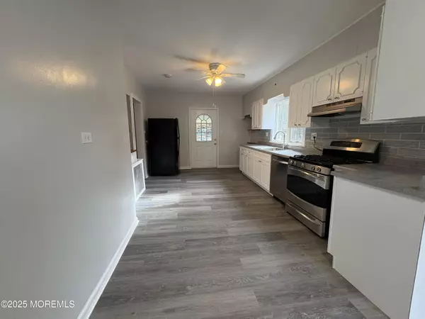 Matawan, NJ 07747,479 Line Road