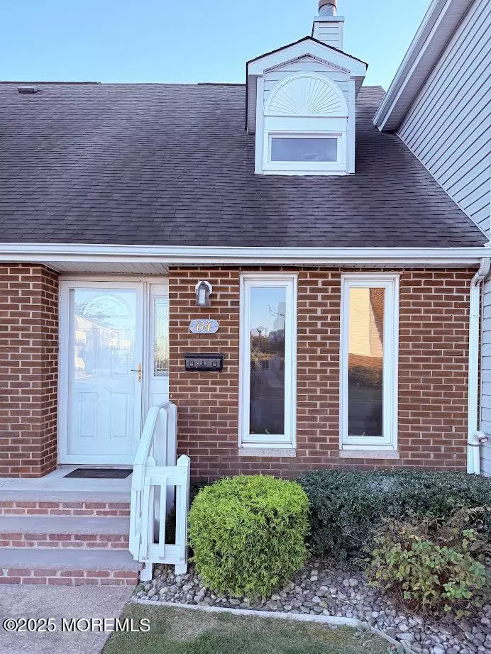 Monmouth Beach, NJ 07750,25 Meadow Avenue #64