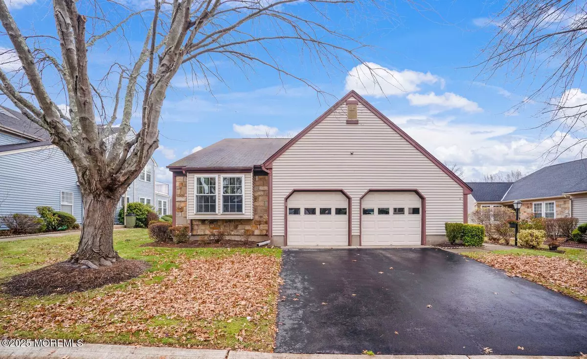 Monroe, NJ 08831,11 Bedfordshire Drive