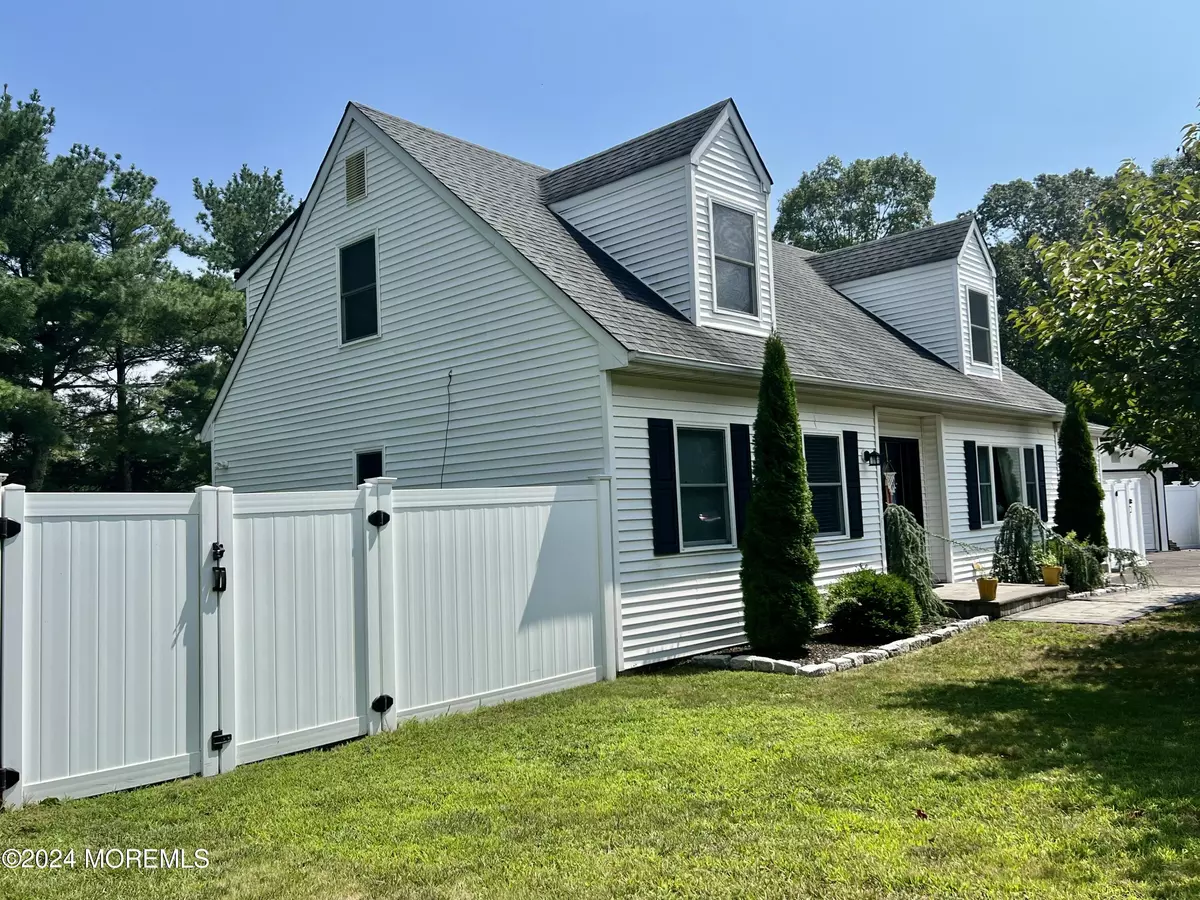 Bayville, NJ 08721,14 Hemlock Lane
