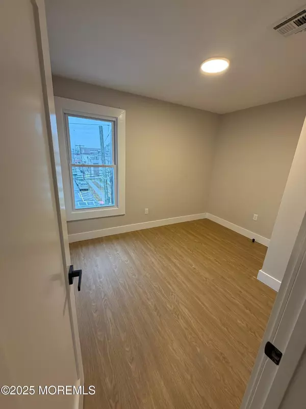 Perth Amboy, NJ 08862,142 State Street #1