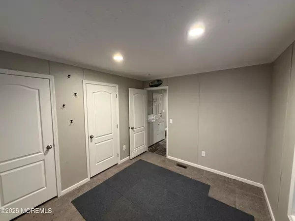 Keansburg, NJ 07734,7 John Street