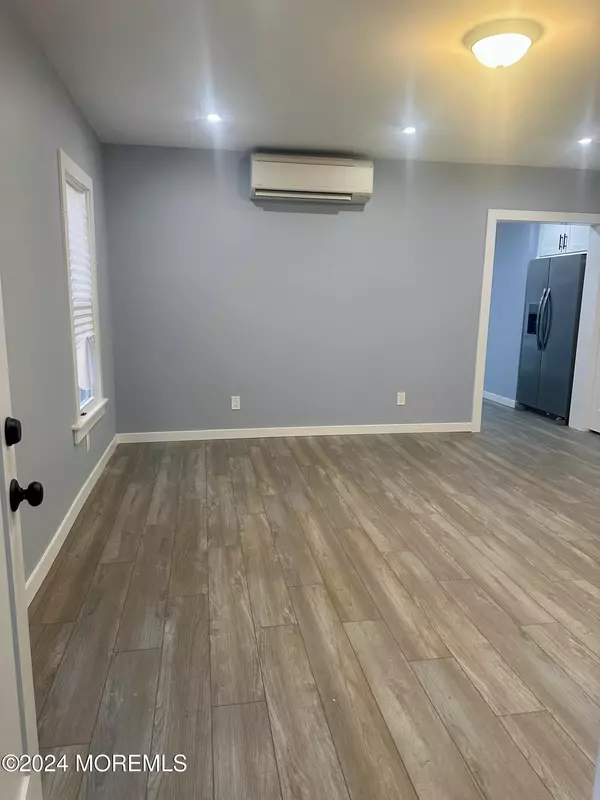 Manasquan, NJ 08736,73 Church Street