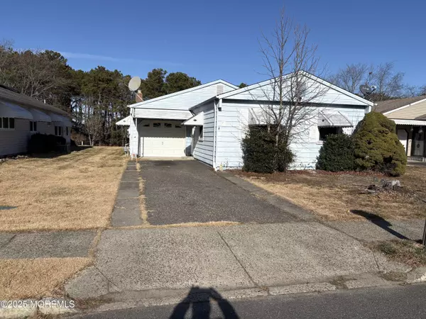 55 Selkirk Avenue, Toms River, NJ 08757