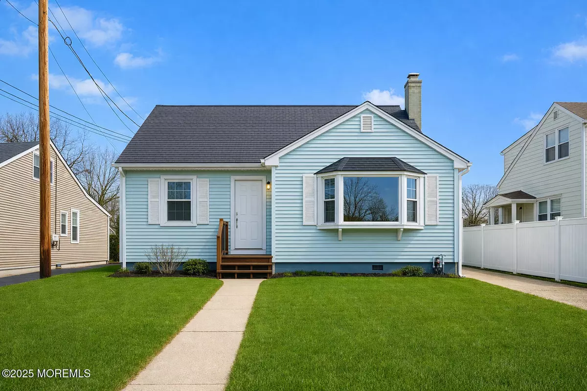 Oakhurst, NJ 07755,142 Monmouth Road