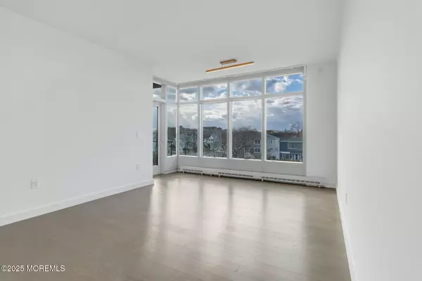 Long Branch, NJ 07740,15 Morris Avenue #221