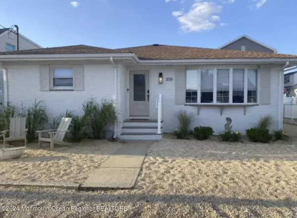 Ortley Beach, NJ 08751,308 Harding Avenue #WKLY SUMMER RENTAL