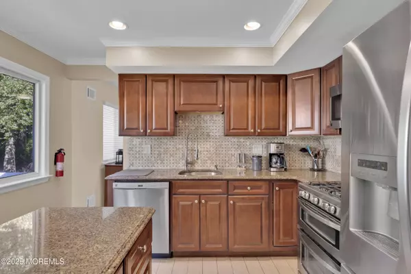 Old Bridge, NJ 08857,10 Old Bridge Plaza