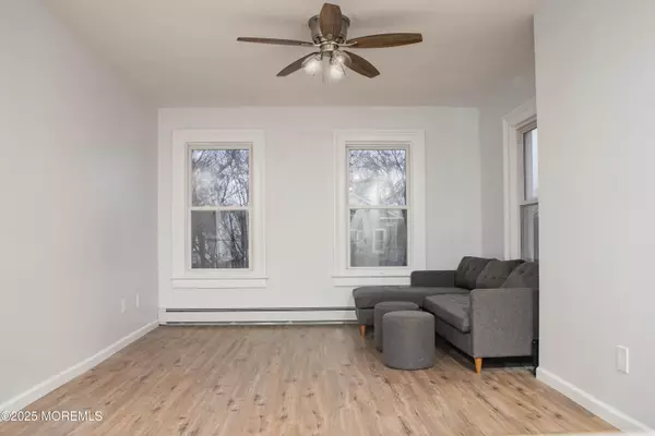 Rahway, NJ 07065,1076 Fulton Street