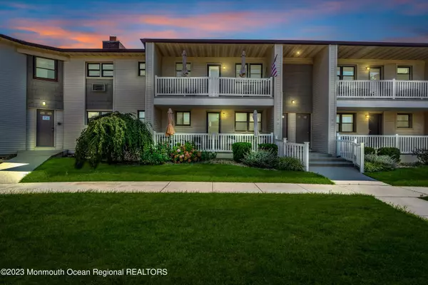 36 Wharfside Drive, Monmouth Beach, NJ 07750