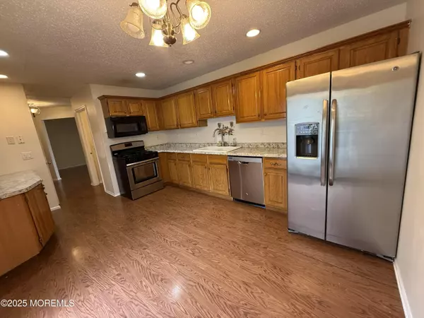 Marlboro, NJ 07746,27 Barn Swallow Boulevard