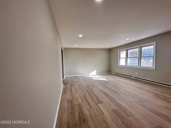 403 7th Street, Waretown, NJ 08758