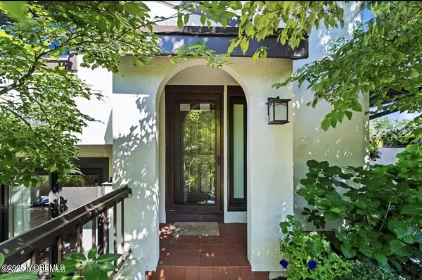 85 Tower Hill Drive #608, Red Bank, NJ 07701