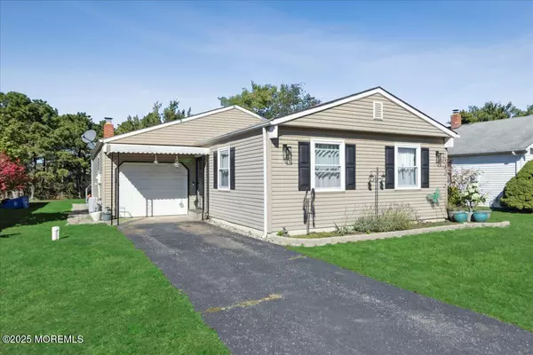 57 Selkirk Avenue, Toms River, NJ 08757