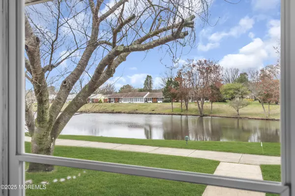 Lakewood, NJ 08701,402 Picardy Court #B