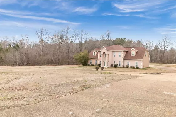 2275 Oakhill Drive, Jackson, MS 39212