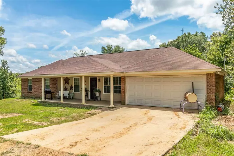 332 Dover Road, Bentonia, MS 39040