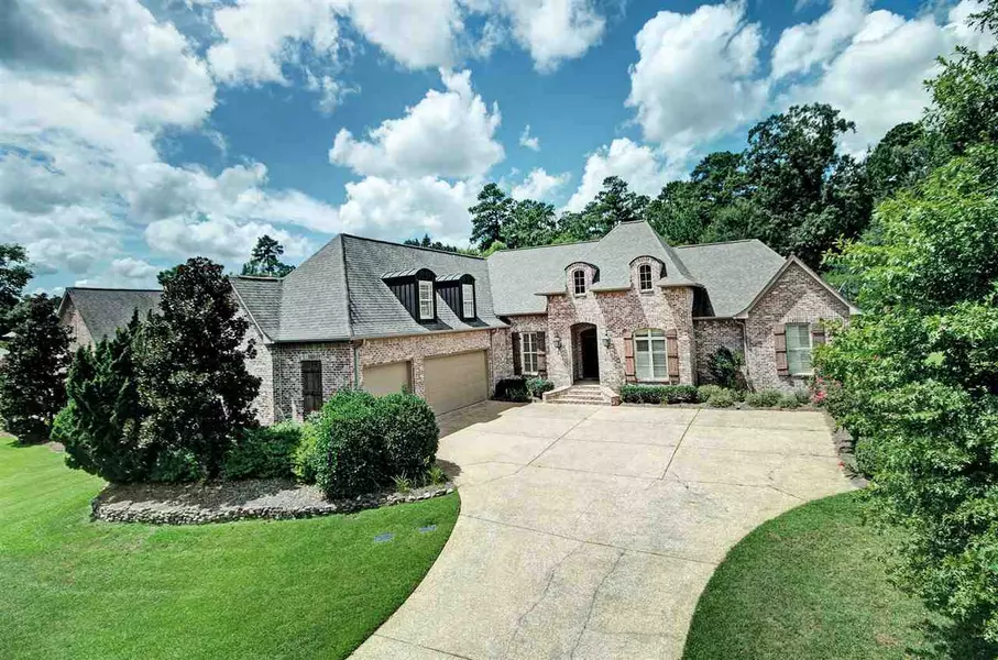 241 Lake Circle, Madison, MS 39110