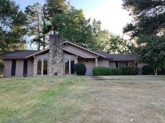 105 Pebble Brook Drive, Clinton, MS 39056