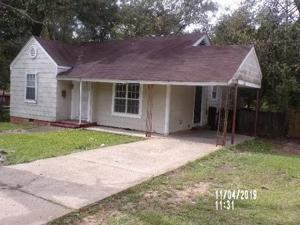 1829 East Drive, Jackson, MS 39204