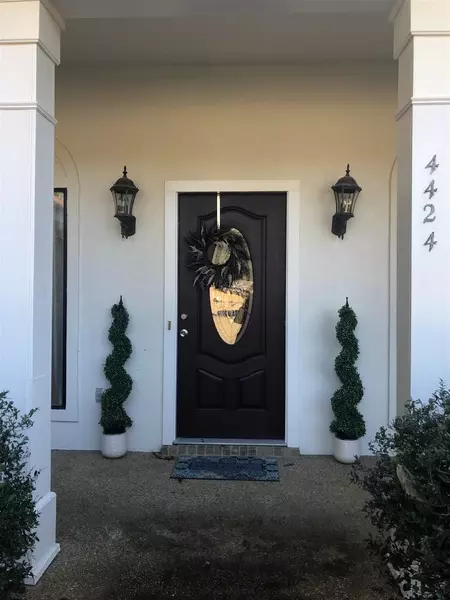 4424 Lake Vista Drive, Jackson, MS 39212