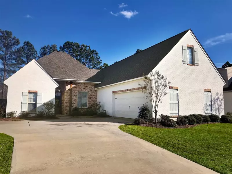 216 Sweetbriar Circle, Canton, MS 39046