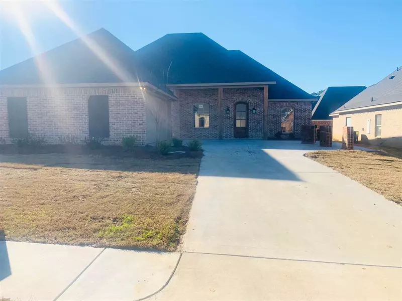 608 Gloucester Way, Flowood, MS 39232