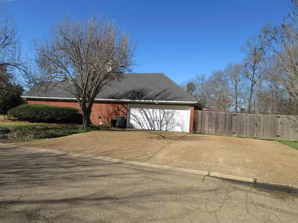 Flowood, MS 39232,6002 Maplewood Drive