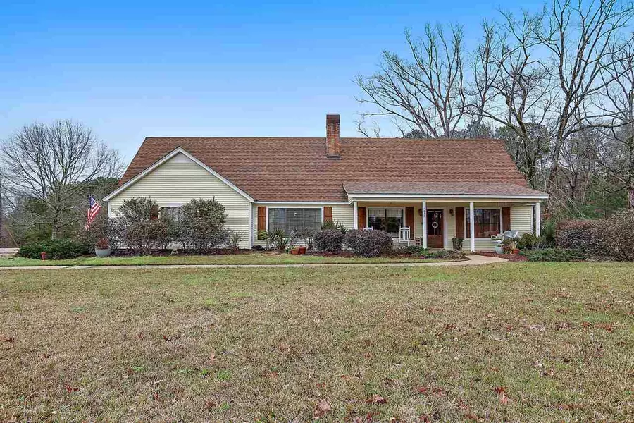 1037 Dan Lane, Crystal Springs, MS 39059