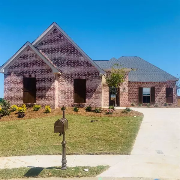 704 Queens Court, Flowood, MS 39232